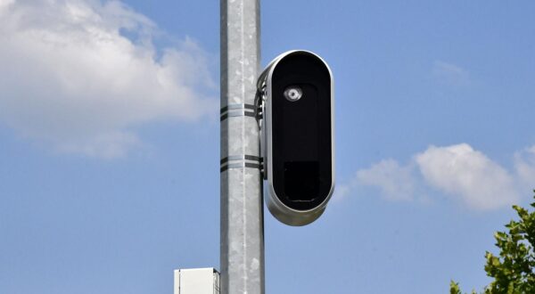 08.07.2024., Slavonski Brod - Na vise lokacija u gradu postvljene nove kamere za nadzor brzine. Photo: Ivica Galovic/PIXSELL