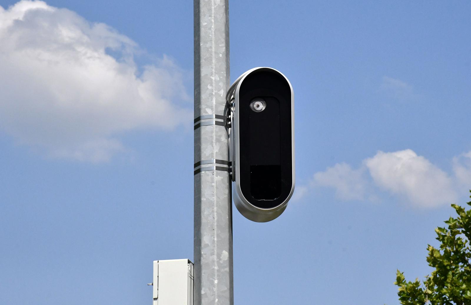 08.07.2024., Slavonski Brod - Na vise lokacija u gradu postvljene nove kamere za nadzor brzine. Photo: Ivica Galovic/PIXSELL