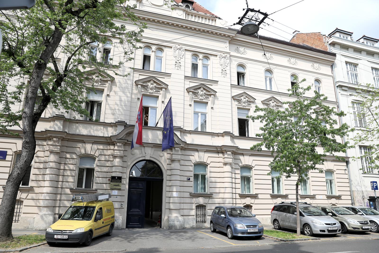 09.05.2022., Zagreb - Zgrada DORH-a u Gajevoj ulici, ilustracija. Prema pisanju medija DORH i USKOK imaju velikih problema s odljevom kadrova zbog niskih placa.
 Photo: Patrik Macek/PIXSELL