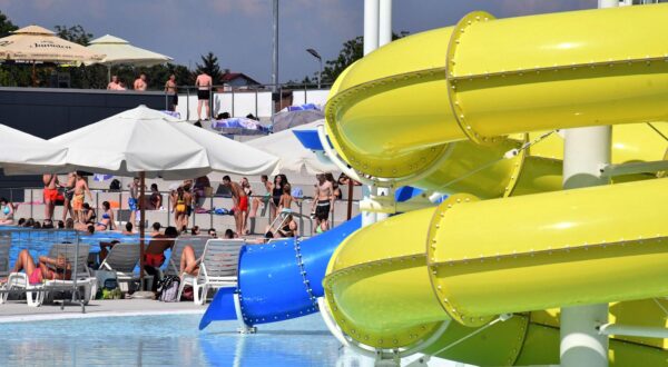 09.07.2024., Slavonski Brod - Pocela sezona kupanja na obnovljenim gradskim bazenima. Photo: Ivica Galovic/PIXSELL