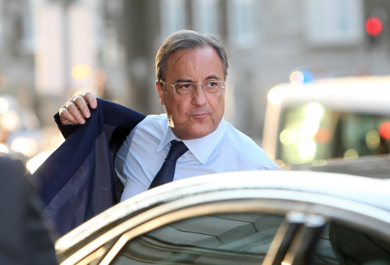 13.09.2011. Zagreb, Hrvatska - Nogometni klub Real Madrid stigao je u Zagreb na utakmicu sa Dinamom. Igraci dolaze u hotel Esplanade. Florentino Perez, predsjednik Real Madrida.rPhoto: Petar Glebov/PIXSELL