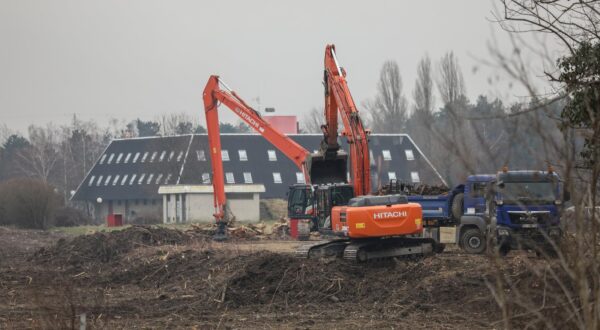 15.01.2024.,Zagreb, zagrebacka zaobilaznica, zbog radova kod motela Plitvice stvaraju se prometne guzve, na snazi je posebna regulacija prometa.   Photo: Robert Anic/PIXSELL