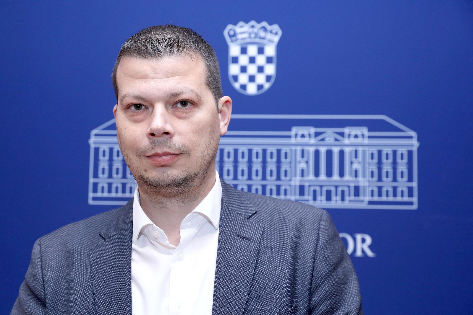 Zagreb: Saša Đujić o borbi protiv huliganskog nasilja na sportskim natjecanjima 18.03.2019., Zagreb - Na konferenciji za medije Kluba zastupnika SDP-a odrzanoj u Saboru zastupnik Sasa Djujic govorio je o borbi protiv huliganskog nasilja na sportskim natjecanjima. rPhoto: Patrik Macek/PIXSELL