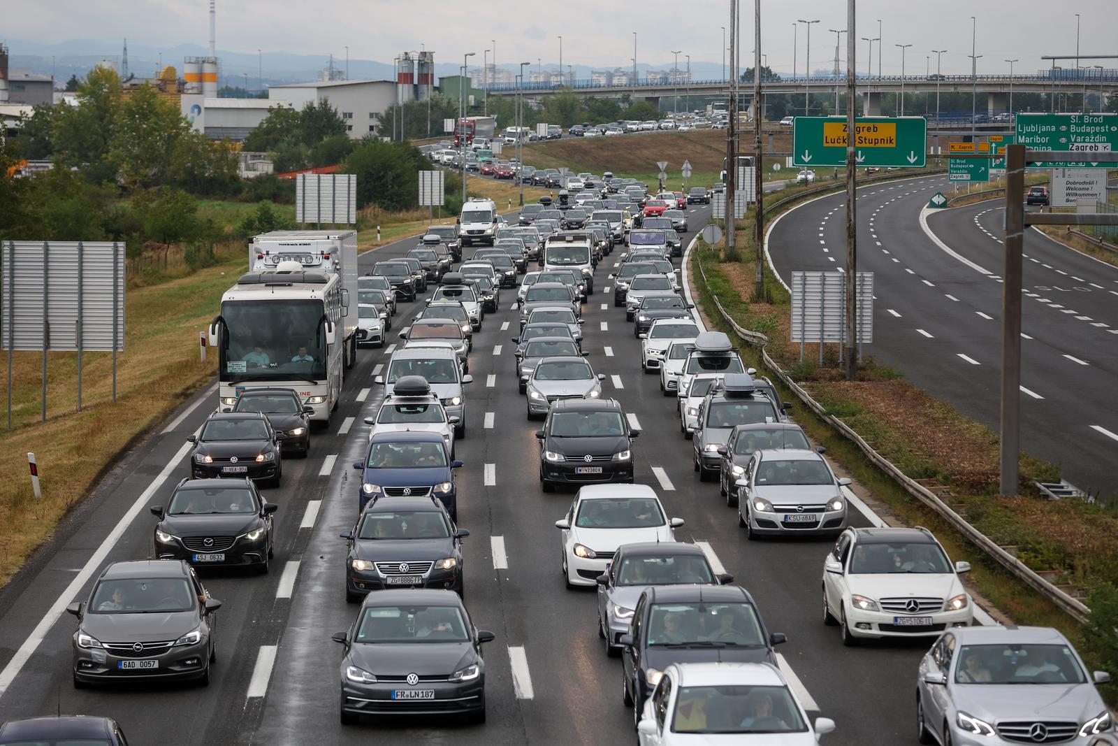 20.07.2024., Zagreb - Izuzetno velike guzve na naplatnoj postaji Lucko u smjeru mora. Photo: Igor Kralj/PIXSELL