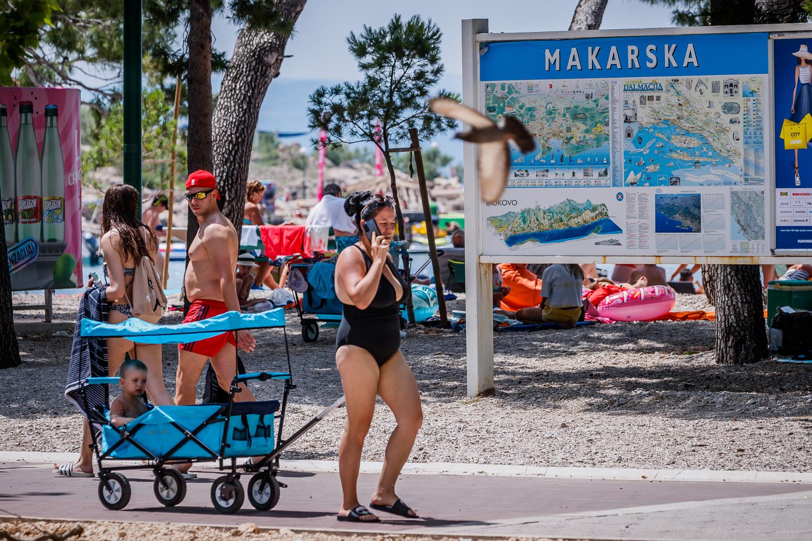 21.06.2023., Makarska - Prvi dan ljeta na Makarskim Plazama.  Photo: Zvonimir Barisin/PIXSELL