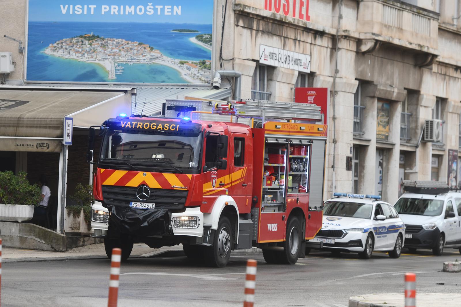 26.06.2024., Sibenik - Vatrogasci brzom intervencijom sprijecili pozar u kaficu na autobusnom kolodvoru. Photo: Hrvoje Jelavic/PIXSELL