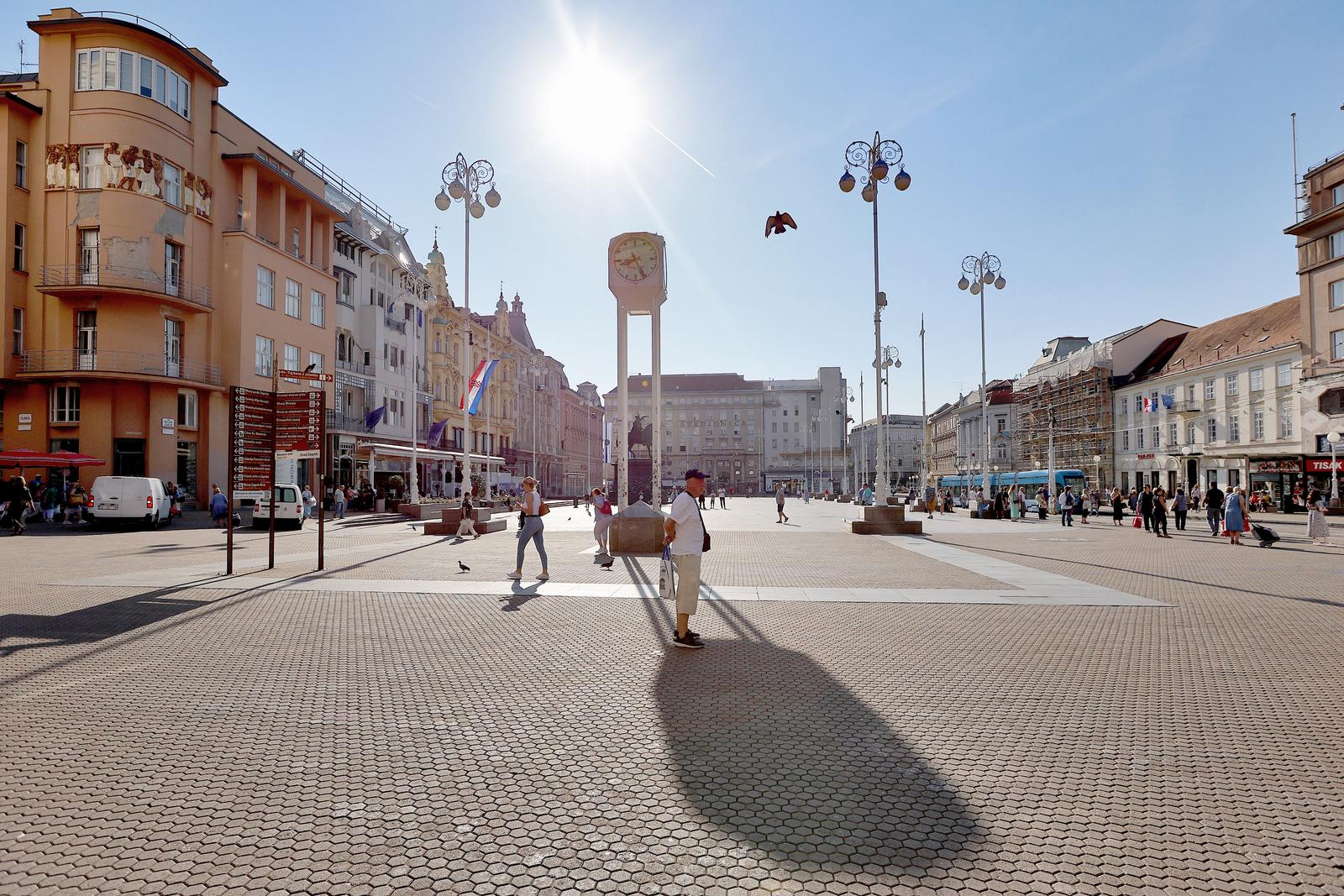 26.07.2024., Zagreb - Nekoliko dana nakon prestanka proslog toplinskog vala, prema prognozama za vikend se u kontinentalnom dijelu Hrvatske ocekuje umjerena opasnost od vrucine, ali u nedjelju i mogucnost razvoja oblaka i lokalnih nestablnosti na sjeveru zemlje. Na Jadranu je vec od nedjelje upozorenje na topinski val postavljeno na drugi stupanj koje ce potrajati najmanje prvi dio iduceg tjedna. Photo: Patrik Macek/PIXSELL