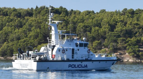 27.07.2024., Sibenik - Brod pomorske policije Zeljko Raguz-Dubrovnik u kanalu Sv.Ante. Photo: Hrvoje Jelavic/PIXSELL