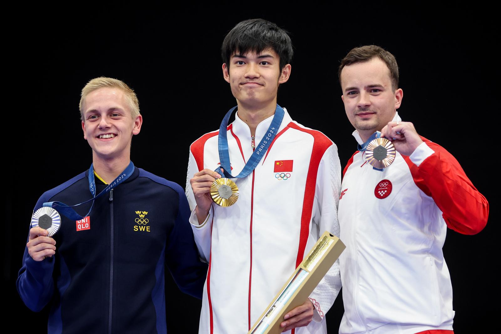 29.07.2024., Chateauroux, Francuska - Hrvatski strijelac Miran Maričić donio je prvu medalju Hrvatskoj na Olimpijskim igrama u Parizu nakon što je u finalu zračne puške na 10 m osvojio broncu. Miran Maričić je za broncu pucao 230 krugova, drugi je bio Šveđanin Victor Lindgren (251.4), a zlatni Kinez Sheng Lihhao (252.2). Photo: Igor Kralj/PIXSELL