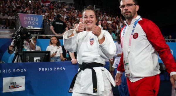 31.07.2024., Pariz, Francuska - XXXIII. Olimpijske igre Pariz 2024. Judo, polufinalna borba, zene -70kg, Barbara Matic, Hrvatska s trenerom Vladimirom Preradovicem Photo: Igor Kralj/PIXSELL