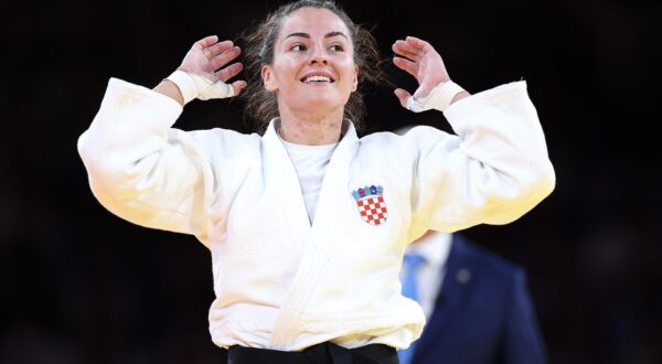 31.07.2024., Pariz, Francuska - XXXIII. Olimpijske igre Pariz 2024. Judo, finalna borba zene do 70kg. Barbara Matic, Hrvatska slavi pobjedu u finalu i osvajanje zlatne olimpijske medalje. Photo: Igor Kralj/PIXSELL