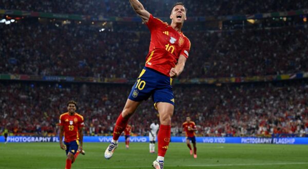 Soccer Football - Euro 2024 - Semi Final - Spain v France - Munich Football Arena, Munich, Germany - July 9, 2024  Spain's Dani Olmo celebrates their second goal, an own goal scored by France's Jules Kounde REUTERS/Annegret Hilse Photo: Annegret Hilse/REUTERS