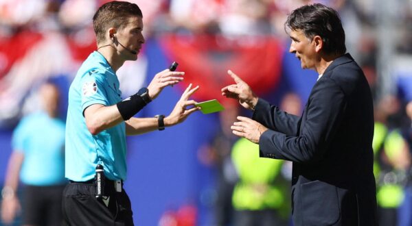 Soccer Football - Euro 2024 - Group B - Croatia v Albania - Hamburg Volksparkstadion, Hamburg, Germany - June 19, 2024 Croatia coach Zlatko Dalic reacts with referee Francois Letexier REUTERS/Lisi Niesner Photo: LISI NIESNER/REUTERS