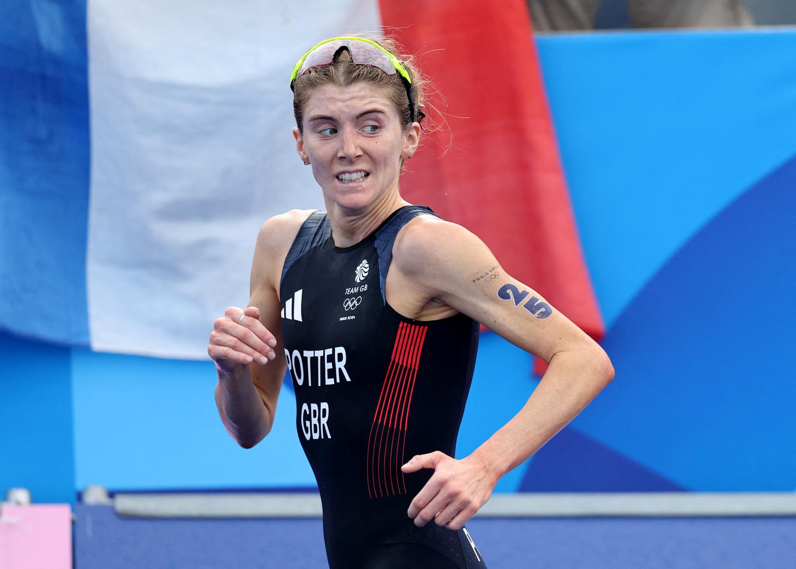 Paris 2024 Olympics - Triathlon - Women's Individual - Paris, France - July 31, 2024. Beth Potter of Britain in action during the race. REUTERS/Lisa Leutner Photo: LISA LEUTNER/REUTERS