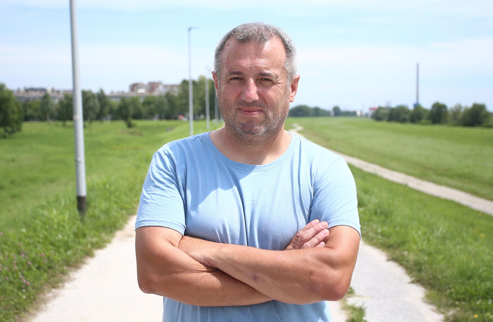 26.07.2020., Zagreb - Stanovnici Trnjanskog nasipa sami otvorili branu da bi spasili svoje kuce od poplave.Tihomir Blagus."nPhoto: Matija Habljak/PIXSELL