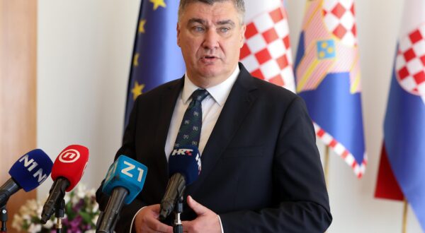 23.07.2024., Zagreb - Predsjednik Republike Hrvatske Zoran Milanovic urucio je odlikovanja igracima, strucnom timu, trenerima i tehnickoj potpori hrvatske vaterpolske reprezentacije povodom osvajanja zlatne medalje na Svjetskom prvenstvu u Dohi. Nakon svecanog prijema, predsjednik Milanovic dao izjavu za medije. Photo: Robert Anic/PIXSELL