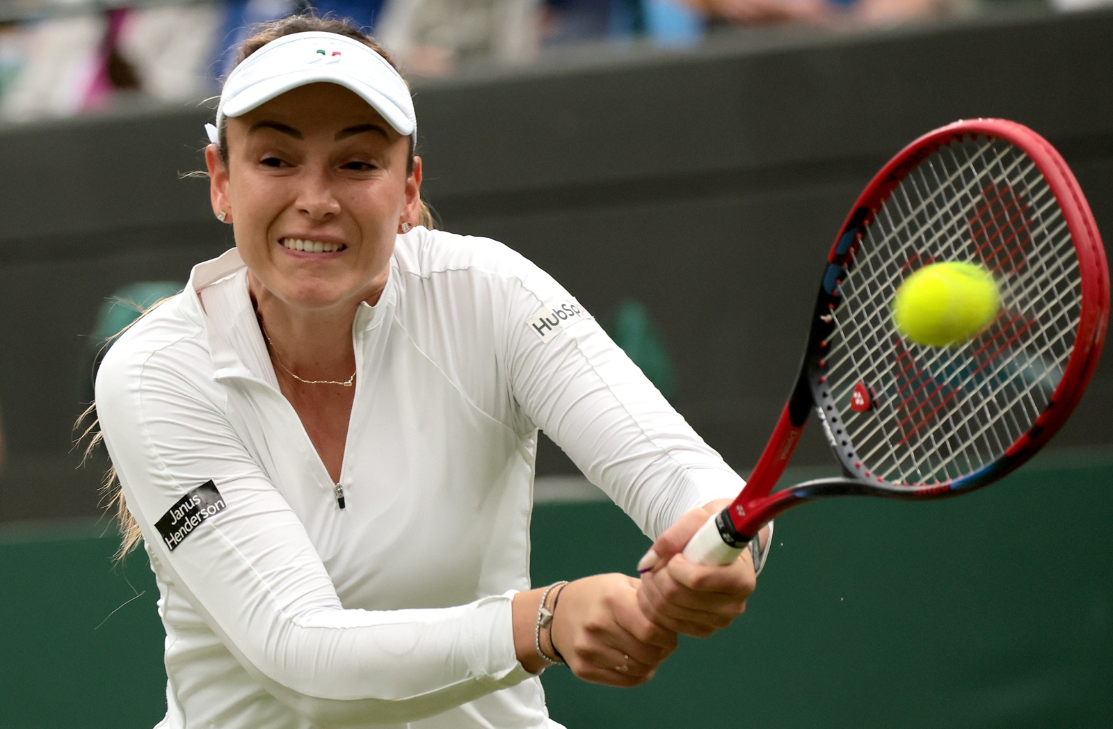 epa11467981 Donna Vekic of Croatia in action during the Women's quarterfinal match against Lulu Sun of New Zealand at the Wimbledon Championships, Wimbledon, Britain, 09 July 2024.  EPA/TIM IRELAND  EDITORIAL USE ONLY