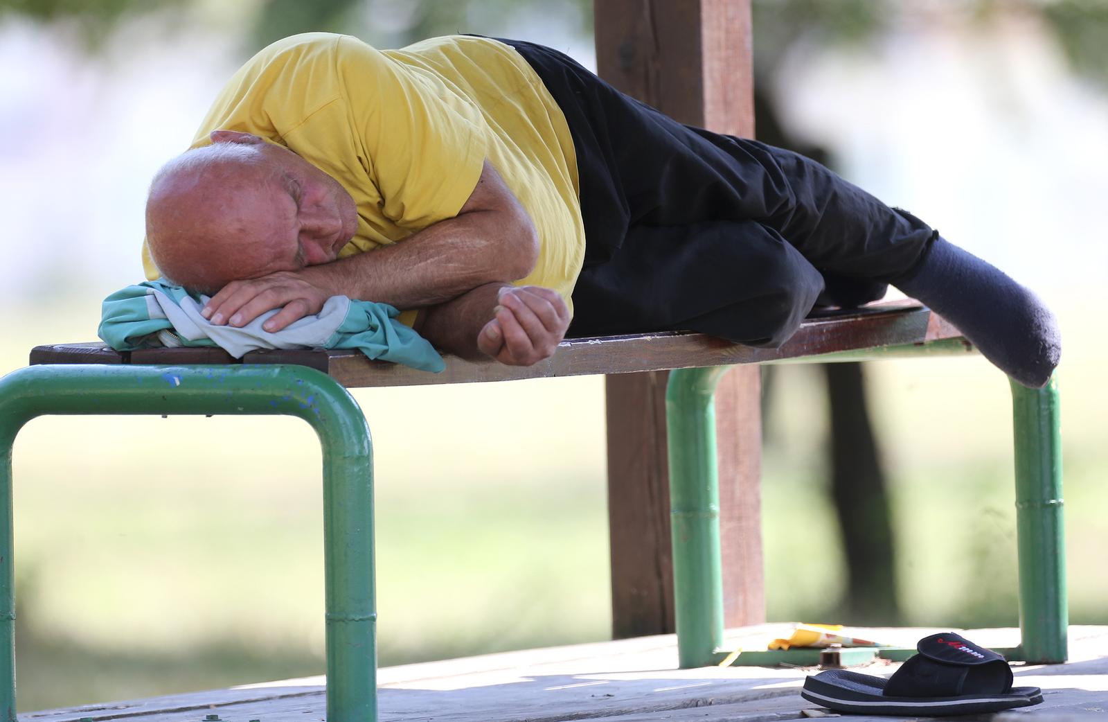 05.08.2013., Zagreb - Suncan i izrazito vruc ljetni dan gradjani su iskoristili za rekreaciju i kupanje na Jarunskom jezeru. rPhoto: Igor Kralj/PIXSELL