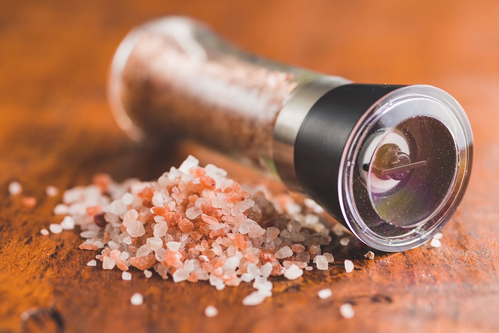 Pink himalayan salt on the wooden table.,Image: 748471046, License: Royalty-free, Restrictions: , Model Release: no, Credit line: Jiri Hera / Panthermedia / Profimedia