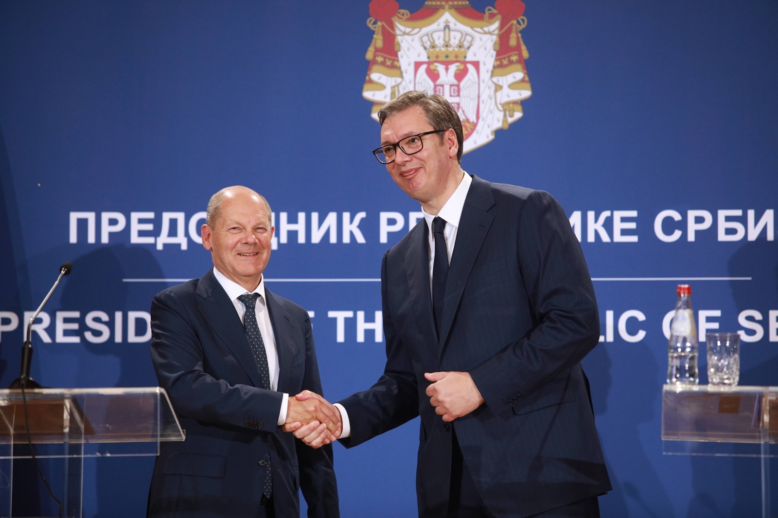 German Chancellor Olaf Scholz, left, shakes hands with Serbian President Aleksandar Vucic after a press conference at the Serbia Palace, in Belgrade, Serbia, Friday, June 10, 2022. Scholz tours Balkan countries talking to leaders of Serbia, Kosovo, Bulgaria and North Macedonia about tensions caused by Ukraine war in the region.//BETAAGENCY_choix.192/2206101843/Credit:MILOS MISKOV/SIPA/2206101854,Image: 698729342, License: Rights-managed, Restrictions: , Model Release: no, Credit line: MILOS MISKOV / Sipa Press / Profimedia