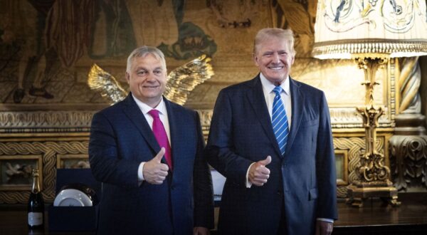 epa11473669 A handout photo made available bythe Hungarian PM’s Press Office shows Hungarian Prime Minister Viktor Orban (L) and former US president and Republican presidential candidate Donald Trump (R) posing for photographs during their meeting in Trump's Mar-a-Lago estate in Palm Beach, Florida, USA, 11 July 2024.  EPA/Zoltan Fischer HANDOUT HUNGARY OUTHANDOUT EDITORIAL USE ONLY/NO SALES