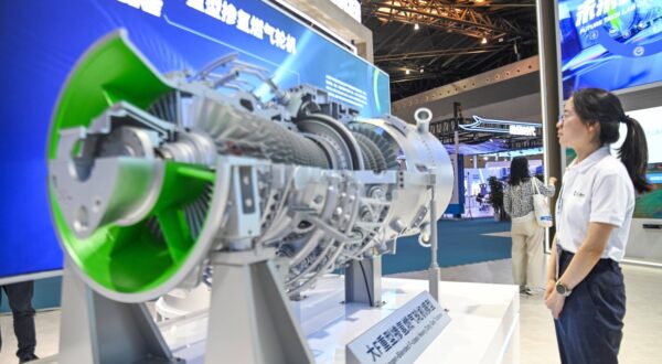 10th China Shanghai International Technology Fair Held in Shanghai SHANGHAI, CHINA - JUNE 13, 2024 - Visitors view a model exhibit of a heavy-duty hydrogen-doped gas turbine at The 10th China Shanghai International Technology Fair in Shanghai, China, June 13, 2024. Shanghai Shanghai China Copyright: xx i1718324631187,Image: 881540554, License: Rights-managed, Restrictions: imago is entitled to issue a simple usage license at the time of provision. Personality and trademark rights as well as copyright laws regarding art-works shown must be observed. Commercial use at your own risk.;PUBLICATIONxNOTxINxCHN, Credit images as "Profimedia/ IMAGO", Model Release: no, Credit line: CFOTO / imago stock&people / Profimedia