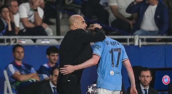 Manchester City's Spanish manager Pep Guardiola consoles Manchester City's Belgian midfielder #17 Kevin De Bruyne after his injury during the UEFA Champions League final football match between Inter Milan and Manchester City at the Ataturk Olympic Stadium in Istanbul, on June 10, 2023.,Image: 782636822, License: Rights-managed, Restrictions: , Model Release: no, Credit line: FRANCK FIFE / AFP / Profimedia