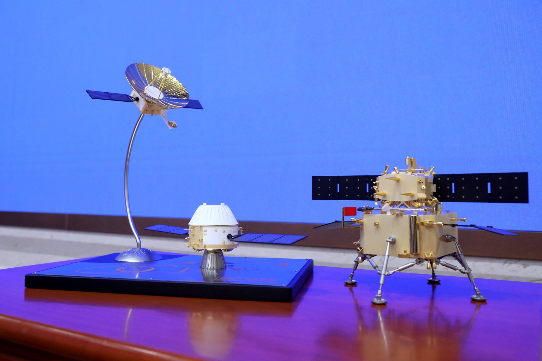 BEIJING, CHINA - JUNE 27: The model of Chang e-6 mission is display during the State Council Information Office SCIO press briefing on the Chang e 6 mission of China s lunar exploration program on June 27, 2024 in Beijing, China. Copyright: xVCGx 111504363154,Image: 885436480, License: Rights-managed, Restrictions: imago is entitled to issue a simple usage license at the time of provision. Personality and trademark rights as well as copyright laws regarding art-works shown must be observed. Commercial use at your own risk.;PUBLICATIONxNOTxINxCHN, Credit images as "Profimedia/ IMAGO", Model Release: no, Credit line: IMAGO / imago stock&people / Profimedia