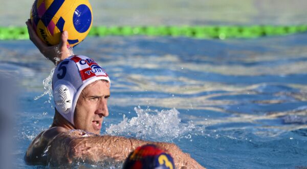 Maro Jokovic of Croatia in action during the Sardinia Cup water polo men match between Croatia (white caps) and Spain (blue caps) at piscina comunale in Alghero (Italy), July 6, 2024. Spain won 12-11 over Croatia./Sipa USA *** No Sales in France and Italy ***,Image: 888216219, License: Rights-managed, Restrictions: *** World Rights Except France and Italy *** FRAOUT ITAOUT, Model Release: no, Credit line: Insidefoto / ddp USA / Profimedia