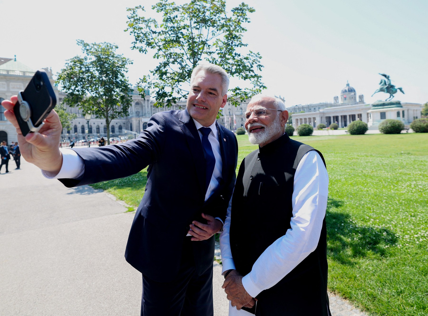 Indijski premijer Narendra Modi i austrijski kancelar Karl Nehammer u Beču