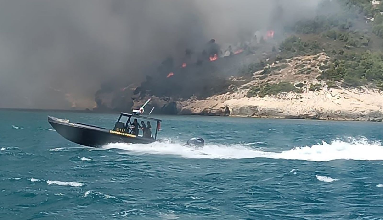 Italy, Vieste (Gargano / PUglia region) - July 24,  2024.Forest fire (perhaps arson) in the woods of Baia San Felice. A tourist village evacuated. Over a thousand tourists on the run,Image: 891952130, License: Rights-managed, Restrictions: * France, Germany and Italy Rights Out *, Model Release: no, Credit line: Manfredonia / Zuma Press / Profimedia