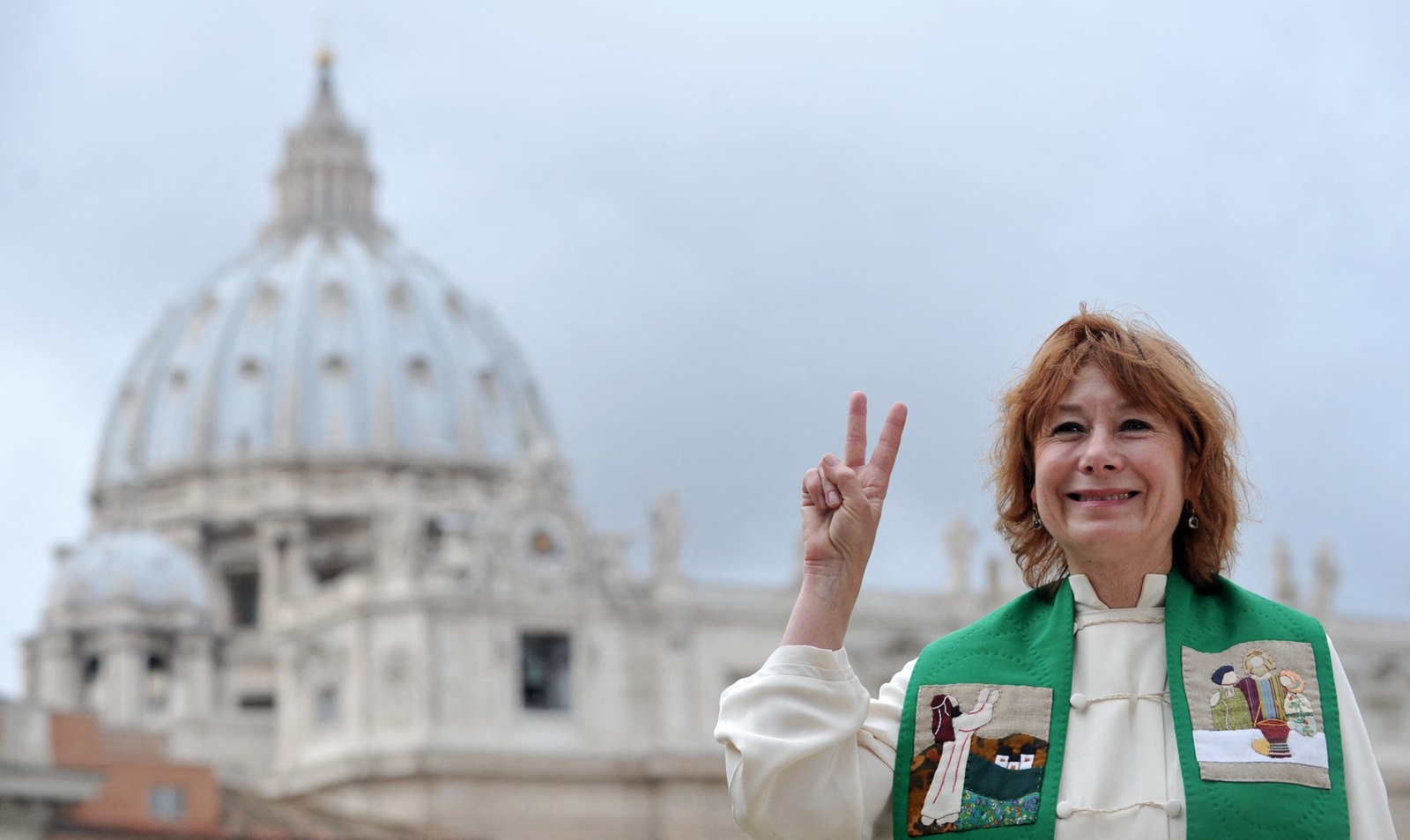 Excommunicated female priest Janice Sevre-Duszynska speaks with journalists and  called on the Catholic Church to rethink its policy on ordaining women as cardinals gather at the Vatican to choose former pope Benedict XVI's successor on March 7, 2013.,Image: 155501419, License: Rights-managed, Restrictions: , Model Release: no, Credit line: TIZIANA FABI / AFP / Profimedia