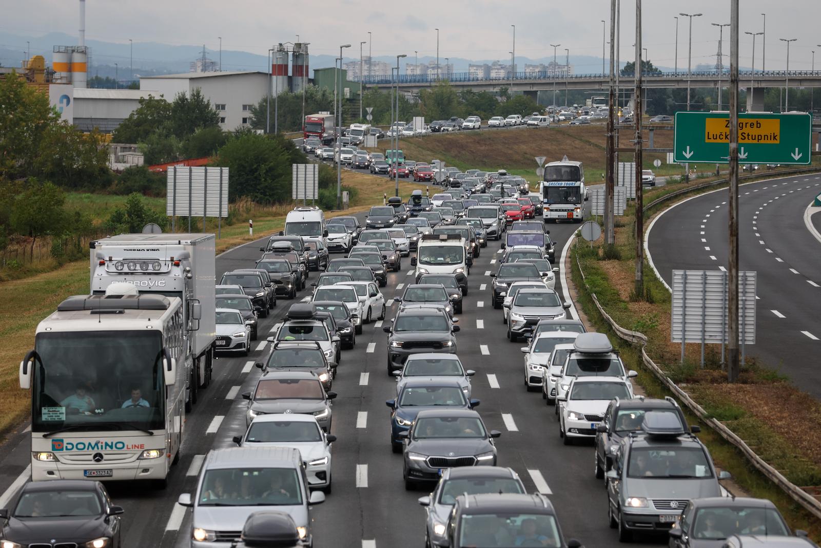 20.07.2024., Zagreb - Izuzetno velike guzve na naplatnoj postaji Lucko u smjeru mora. Photo: Igor Kralj/PIXSELL