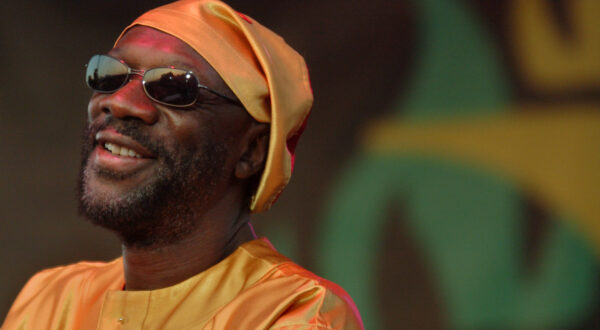 Isaac Hayes performs on Wednesday, Aug. 28, 2002 at the Michigan State Fair in Detroit.  The fair ends on Labor Day with a performance by native Detroit rocker Alice Cooper.  Hayes has become famous to a new generation of fans as the voice of "Chef" on the animated television series "South Park." (AP Photo/Paul Warner)