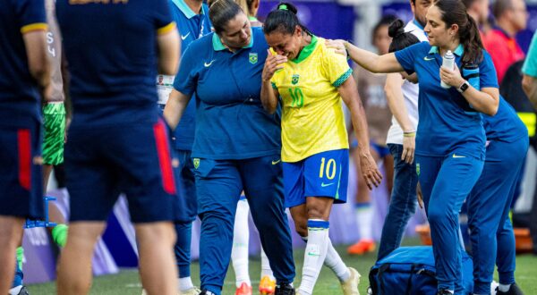 Marta leaves field after receiving straight red card for dangerous play during the women s football match between Brazil and Spain at the Olympic Games, Olympische Spiele, Olympia, OS Paris 2024 at Stade Bordeaux in Bordeaux, France