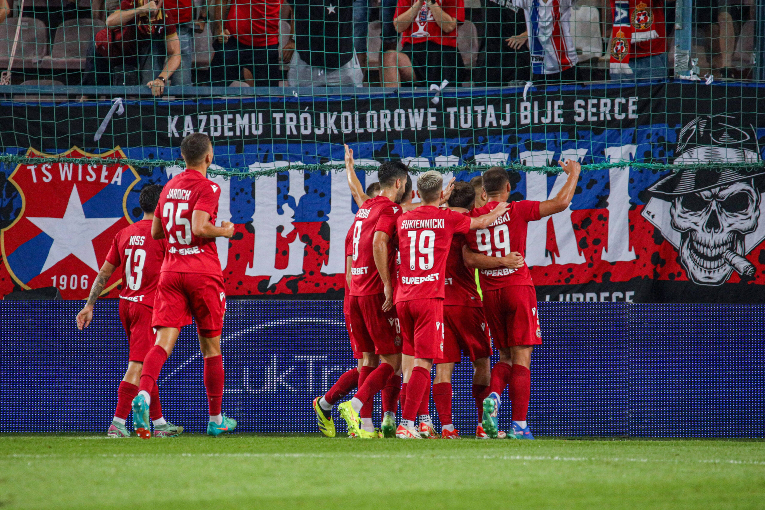 KRAKOW 15.08.2024 ELIMINACJE DO LIGI KONFERENCJI SEZON 2024/2025 MECZ: Wisla Krakow - Spartak Trnawa --- PLAY- OFF QUALIFICATIONS UEFA CONFERENCE LEAGUE MATCH: WISLA KRAKOW - SPARTAK TRNAVA NZ RADOSC PO GOLU CELEBRATION AFTER GOAL LUKASZ ZWOLINSKI GIANNIS KIAKOS ANGEL RODADO OLIVIER SUKIENNICKI BARTOSZ JAROCH PIOTR STARZYNSKI FOT. JACEK STANISLAWEK / 400mm.pl/NEWSPIX.PL --- Newspix.pl PUBLICATIONxNOTxINxPOL STA15082024-103