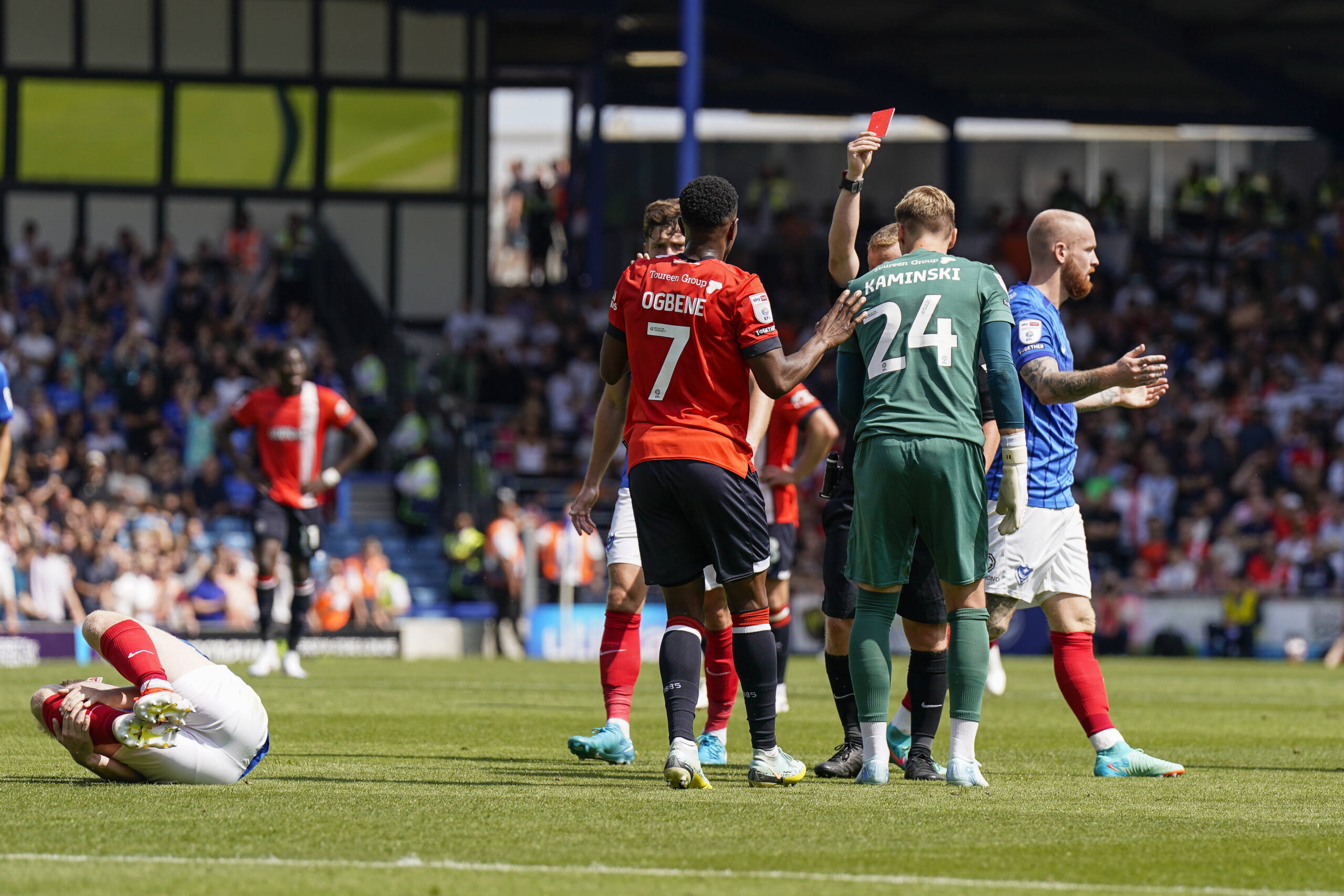 Portsmouth v Luton Town EFL Sky Bet Championship 17/08/2024. Luton Town goalkeeper Thomas Kaminski 24 receives a red card following his second yellow and is sent off during the EFL Sky Bet Championship match between Portsmouth and Luton Town at Fratton Park, Portsmouth, England on 17 August 2024. Editorial use only DataCo restrictions apply See www.football-dataco.com , Copyright: xJasonxBrownx PSI-20208-0046