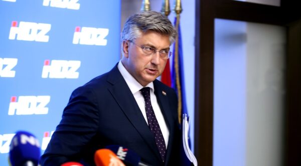 Zagreb, 20.08.2024. - Andrej Plenković daje izjavu za medije  poslije sjednice Predsjedništva HDZ-a. Na fotografiji Andrej Plenković.  foto HINA /Zvonimir KUHTIĆ/ kuzo