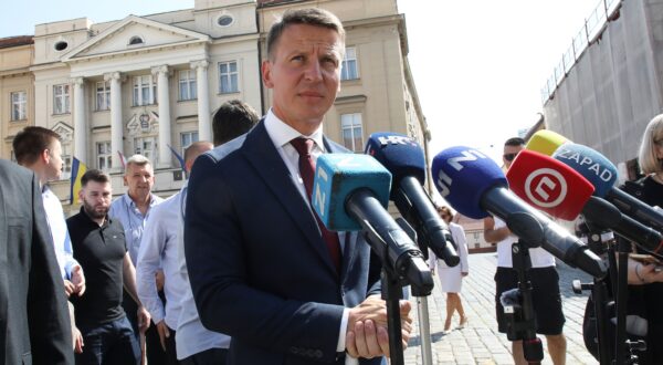 Zagreb, 24.08.2024. - Saborski zastupnik Dario Zurovec održao je konferenciju za medije na kojoj je službeno objavio da izlazi iz stranke Fokusa. Na fotografiji Dario Zurovec.
foto HINA/ Admir BULJUBAŠIĆ/ abu