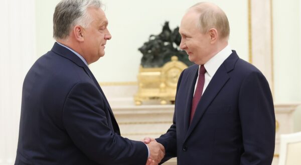 epaselect epa11458762 Russian President Vladimir Putin (R) shakes hands with Hungarian Prime Minister Viktor Orban (L) during a meeting at the Kremlin, in Moscow, Russia, 05 July 2024. Orban arrived in Moscow on a one-day working visit.  EPA/VALERIY SHARIFULIN/SPUTNIK/KREMLIN / POOL MANDATORY CREDIT