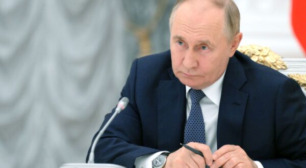 epa11494019 Russian President Vladimir Putin holds a meeting on social and economic development of new Russian entities, at the Kremlin in Moscow, Russia 24 July 2024.  EPA/GRIGORY SYSOEV/SPUTNIK/KREMLIN / POOL