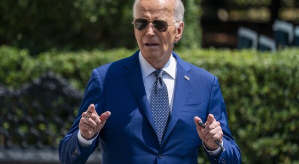 epa11506905 US President Joe Biden speaks to the news media as he walks to board Marine One on the South Lawn of the White House in Washington, DC, USA, 29 July 2024. President Biden will deliver remarks and commemorate the 60th Anniversary of the Civil Rights Act during a visit to the LBJ Presidential Library in Austin, Texas and then pay his respects to the late Congresswoman Sheila Jackson Lee in Huston, Texas.  EPA/SHAWN THEW