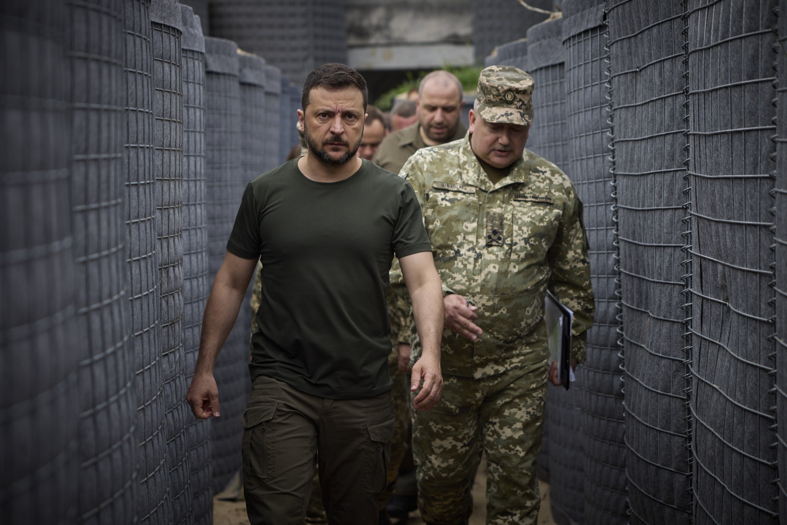 epa11509032 A handout made available by the Presidential Press Service shows Ukrainian President Volodymyr Zelensky (L) inspecting the construction of fortifications at an undisclosed location, during his working visit in the Volyn region, Ukraine, 30 July 2024 amid the Russian invasion of Ukraine.  EPA/PRESIDENTIAL PRESS SERVICE HANDOUT  HANDOUT EDITORIAL USE ONLY/NO SALES