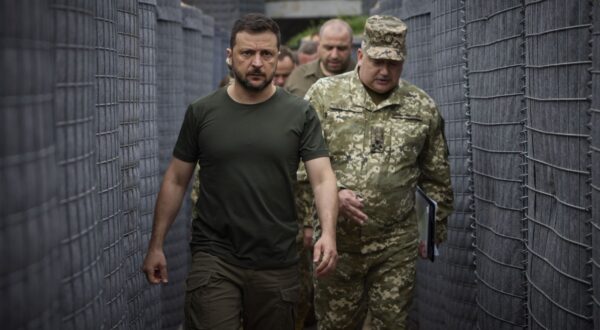 epa11509032 A handout made available by the Presidential Press Service shows Ukrainian President Volodymyr Zelensky (L) inspecting the construction of fortifications at an undisclosed location, during his working visit in the Volyn region, Ukraine, 30 July 2024 amid the Russian invasion of Ukraine.  EPA/PRESIDENTIAL PRESS SERVICE HANDOUT  HANDOUT EDITORIAL USE ONLY/NO SALES