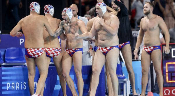 Pariz, 07.08.2024 - Utakmica četvrtfinala turnira u vaterpolu na Olimpijskim igrama Pariz 2024, Hrvatska - Španjolska. Na slici Luka Lončar, Konstantin Kharkov, Jerko Marinić Kragić, Josip Vrlić.
foto HINA/ Damir SENČAR/ ds