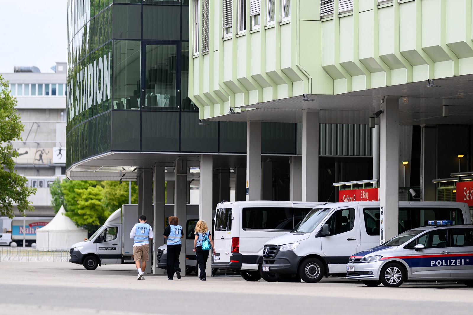 epaselect epa11535533 Security and a police car are parked at the venue after all three of American singer-songwriter Taylor Swift's concerts were canceled by the organizer due to the risk of an attack, at the Ernst Happel Stadium in Vienna, Austria, 08 August 2024. Swift's three shows in Vienna, scheduled for 08, 09 and 10 August were cancelled 'due to confirmation by government officials of a planned terrorist attack at the Ernst Happel Stadium,' the event organizers said.  EPA/MAX SLOVENCIK