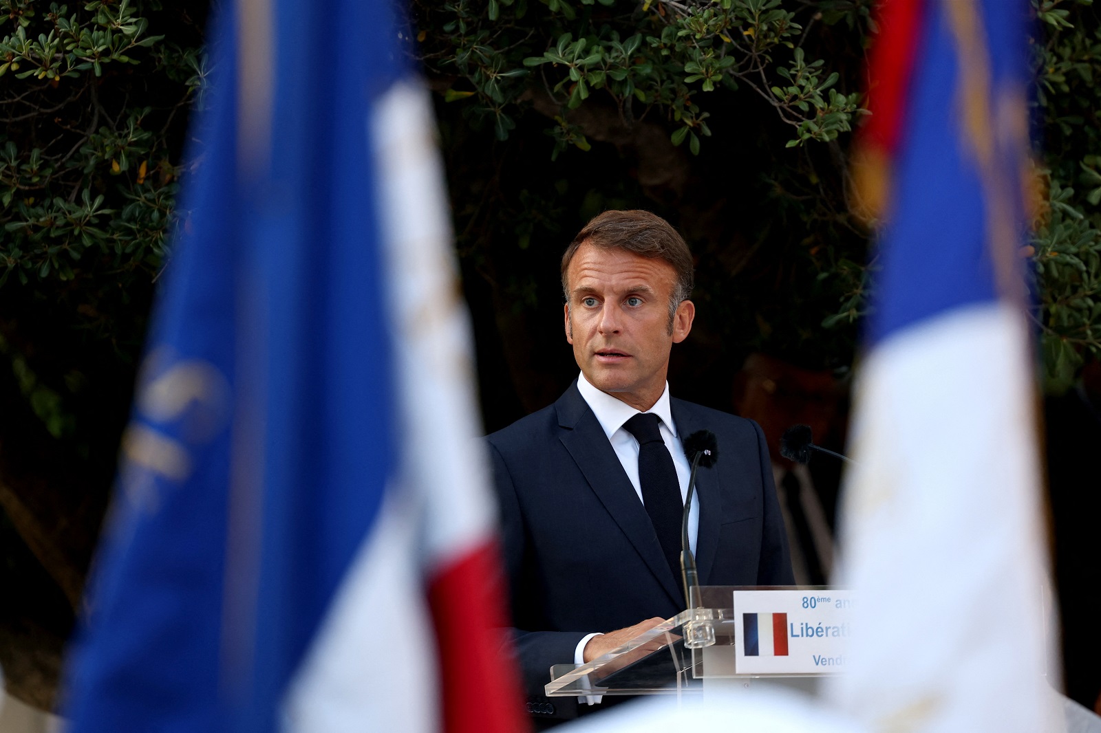 epa11553263 French President Emmanuel Macron speaks during a ceremony to commemorate the 80th anniversary of the liberation of the village Bormes-les-Mimosas, France, 17 August 2024. Bormes-les-Mimosas was liberated by the Allied forces on 17 August 1944 following the Provence landings as part of 'Operation Dragoon' to liberate southern France.  EPA/MANON CRUZ / POOL  MAXPPP OUT