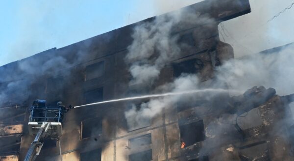 Ukrainian rescuers work to extinguish a fire in a residential building following a missile attack in Kharkiv on August 30, 2024. Russian strikes killed at least six people in the eastern Ukrainian city of Kharkiv, including a 14-year-old girl at a playground, and wounded dozens more, officials said on August 30, 2024.,Image: 903240601, License: Rights-managed, Restrictions: , Model Release: no, Credit line: SERGEY BOBOK / AFP / Profimedia