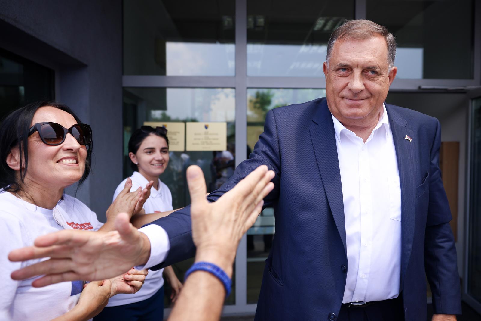 17.07.2024., Sarajevo, Bosna i Hercegovina - Predsjednik bh. entiteta RS Milorad Dodik stigao je danas u sud BiH, a kao i u prijasnjim rocistima, ispred zgrade su ga docekale pristase, no u dosta manjem borju nego što je to ranije bio slucaj. Photo: Armin Durgut/PIXSELL