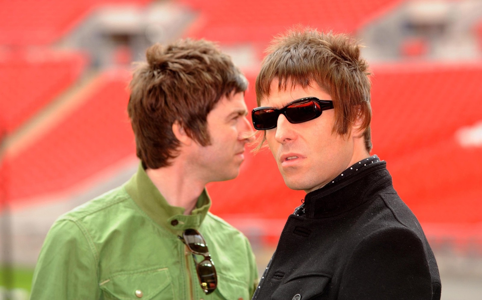 File photo dated 16/10/2008 of Noel and Liam Gallagher who are to executive produce a documentary about Oasis's most famous shows Ð two nights at Knebworth in 1996. The film will revisit the feuding brothers at the height of the Britpop band's fame, a year after the release of their album What's The Story (Morning Glory). Issue date: Tuesday May 11, 2021.,Image: 470977468, License: Rights-managed, Restrictions: FILE PHOTO, Model Release: no, Credit line: Zak Hussein / PA Images / Profimedia